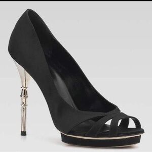 Authentic Gucci Peau de soie heels with silver bamboo heels size 39.5